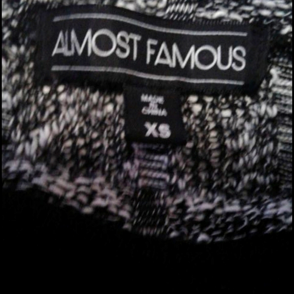 Almost Famous Black & Cream Multipattern Laced Long Sleeve Top - Picture 7 of 8